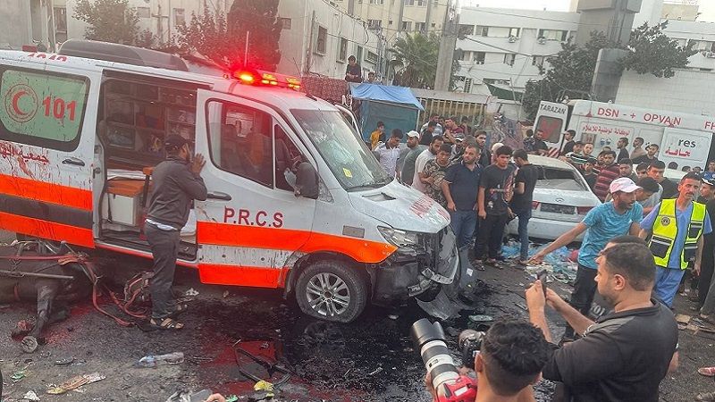 الاحنلال الصهيوني يستهدف سيارات الاسعاف في حربه الهمجية والمدمرة على قطاع غزة 